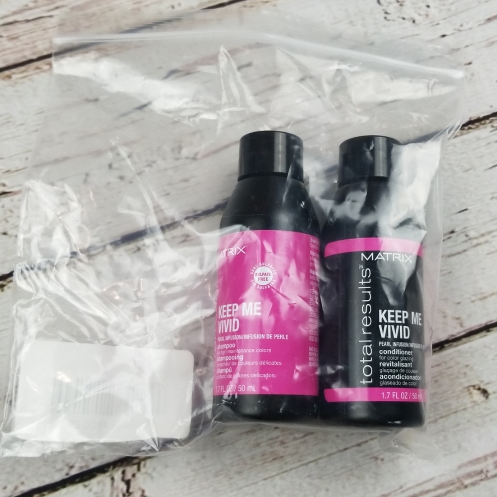 Matrix Keep Me Vivid Travel Set - Picture 5 of 5